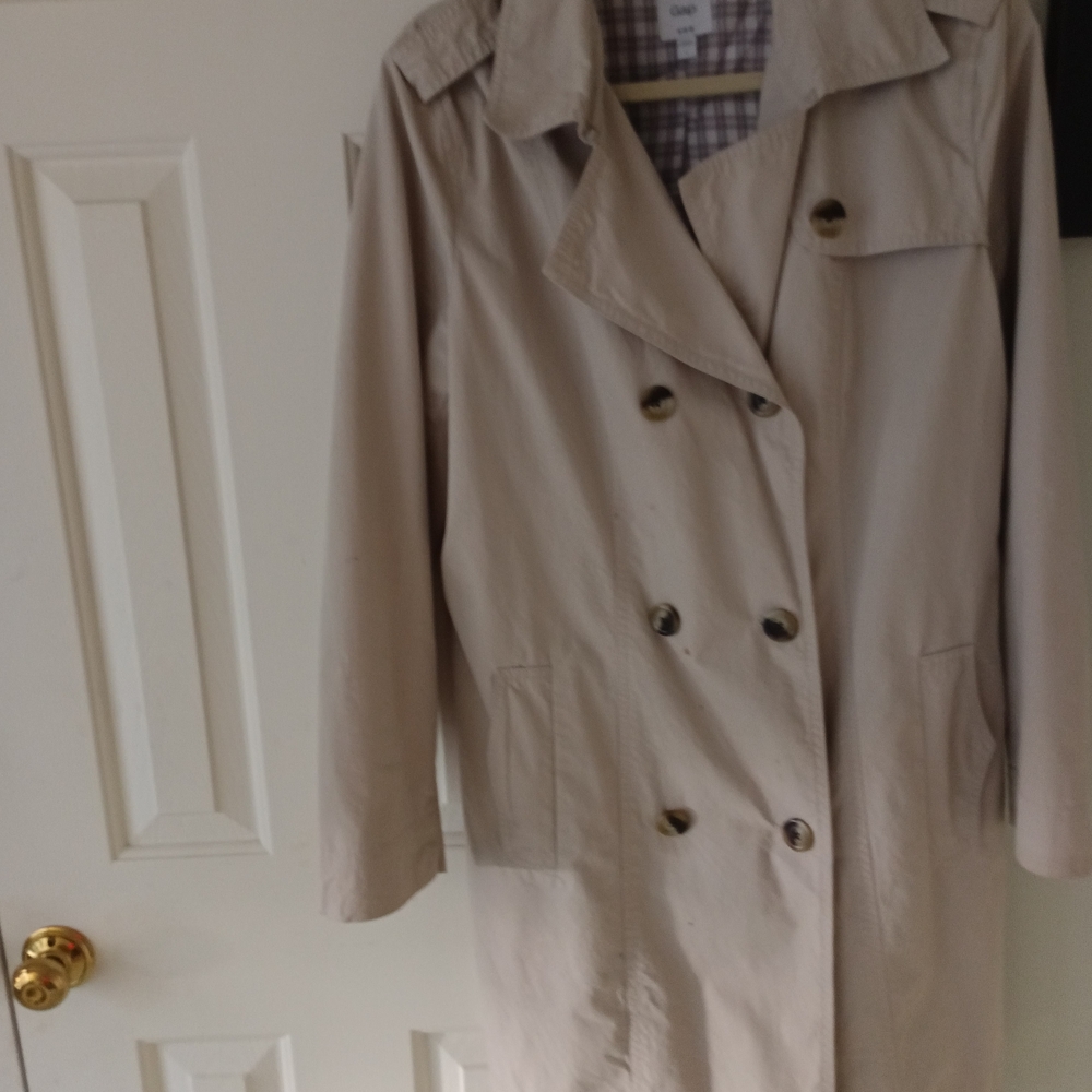 Vintage GAP Tan Trench Coat Classic Style.